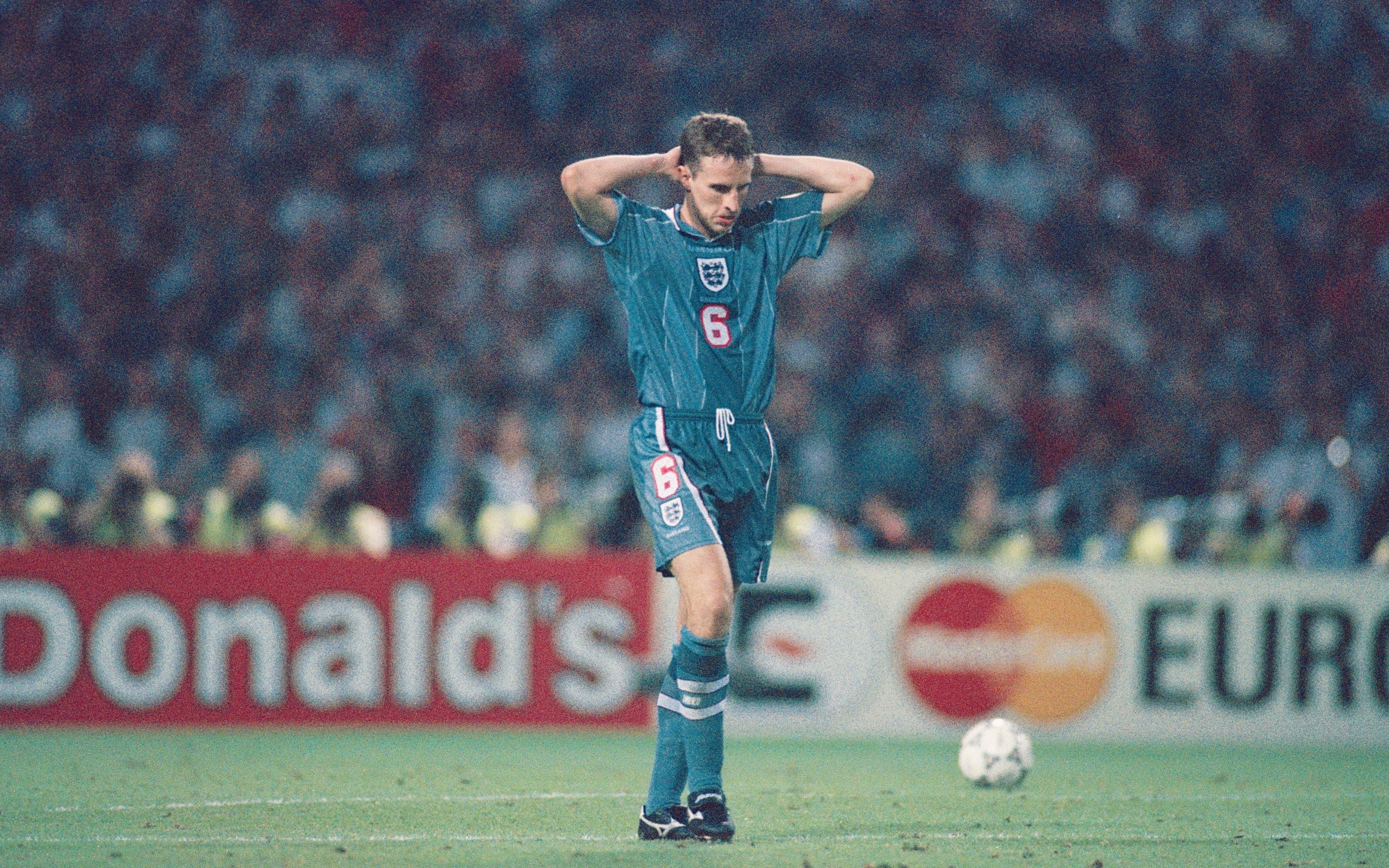 Gareth Southgate cũng từng sút hỏng penalty tại EURO 1996 khiến ĐT Anh thua Đức