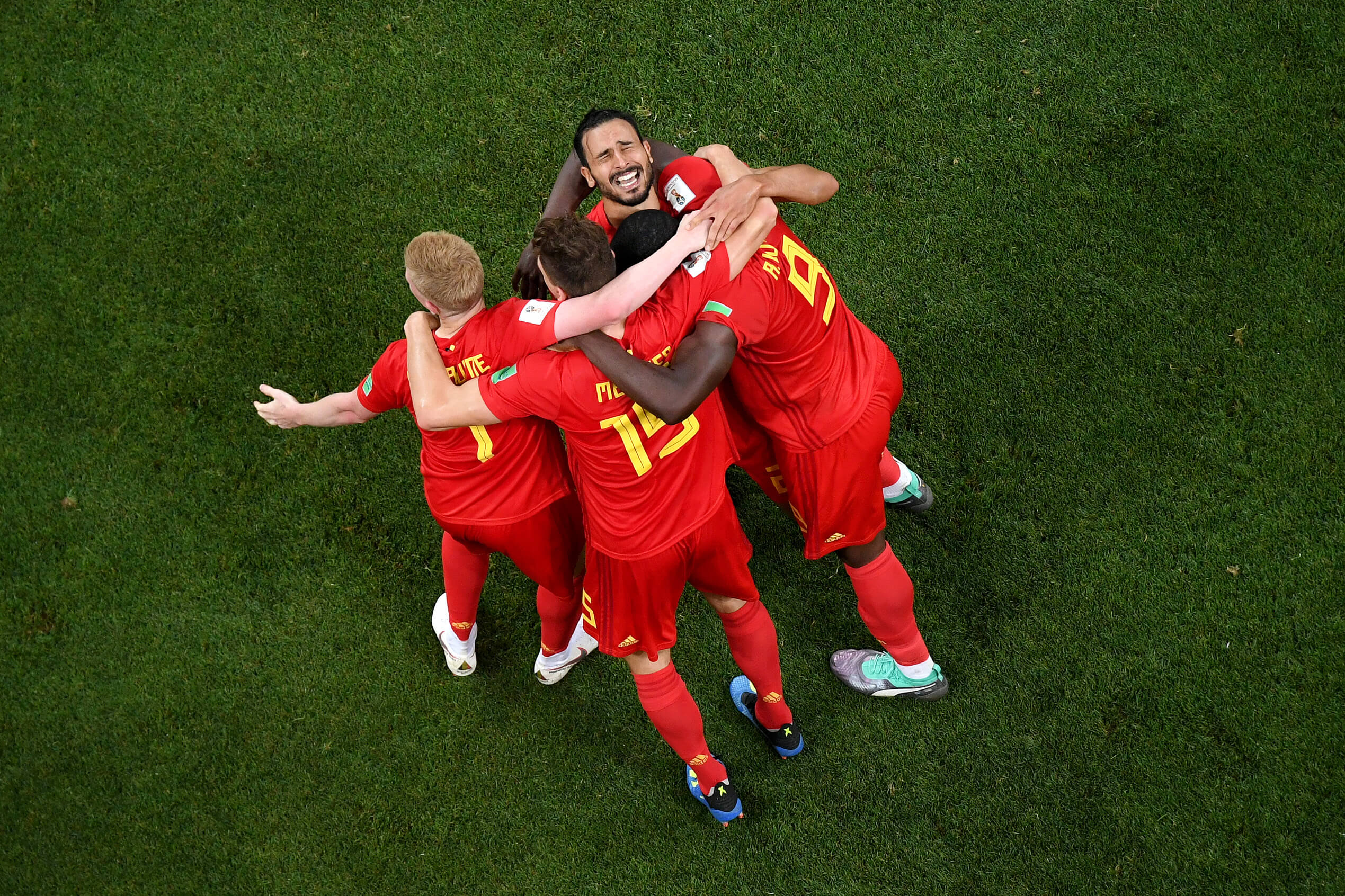 Thi đấu 4 trận, ĐT Bỉ chỉ ăn mừng một lần, và 3 phen bị chửi rủa
