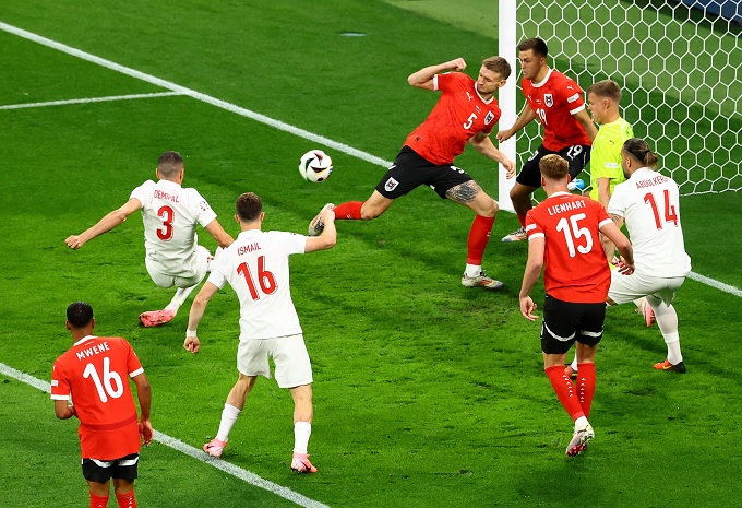 Merih Demiral ghi bàn thắng nhanh thứ 2 trong lịch sử EURO