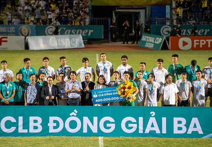 Nam Định giành đồng hạng ba tại Cúp QG. Ảnh: Đức Cường