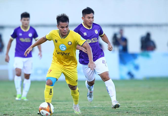 Thanh Hóa (trái) đánh bại Hà Nội FC trên chấm 11m để lần thứ 2 liên tiếp vô địch Cúp Quốc gia. Ảnh: Đức Cường