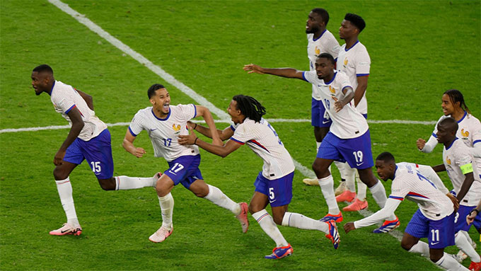 Loại Bồ Đào Nha tại tứ kết EURO, Pháp có lần thứ 4 vào bán kết ở EURO/World Cup trong 12 năm qua