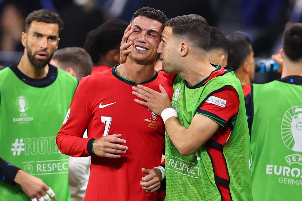 Ronaldo ngập trong nước mắt vì đá hỏng penalty và đây là lý do để anh bị BBC chế nhạo