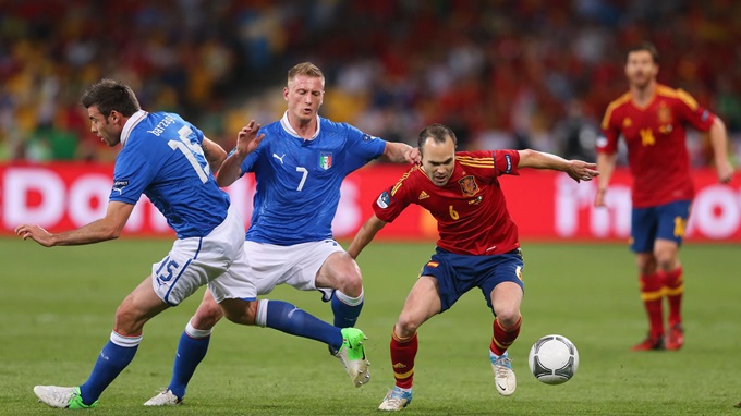 Iniesta và các đồng đội đã thể hiện đẳng cấp vượt trội trước người Italia