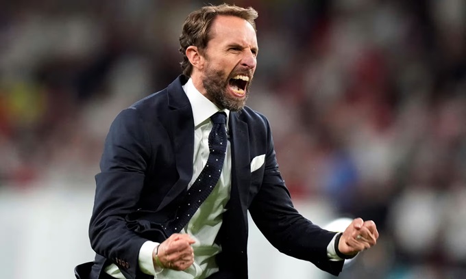 Southgate luôn đeo chiếc cà vạt chấm bi tại EURO 2020