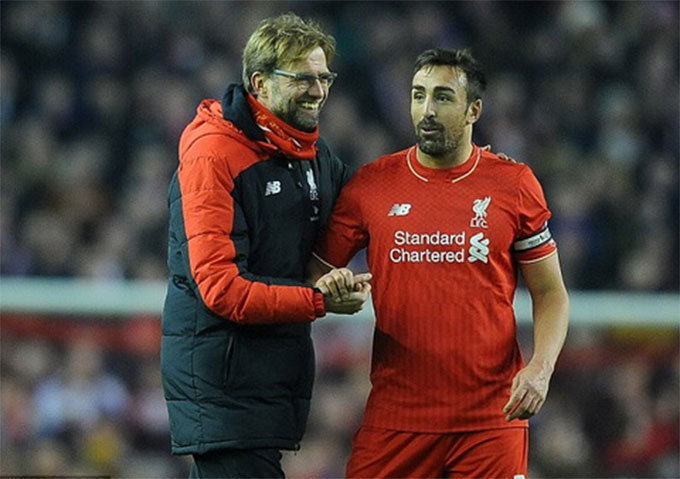 Jose Enrique trong màu áo Liverpool