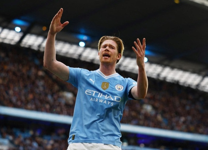 Sự ra đi của tiền vệ De Bruyne mở đường cho Olmo gia nhập Man City trong mùa Hè năm nay?