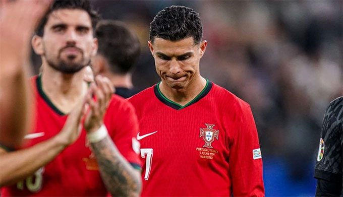 Ronaldo cũng chỉ biết cúi đầu tại EURO 2024