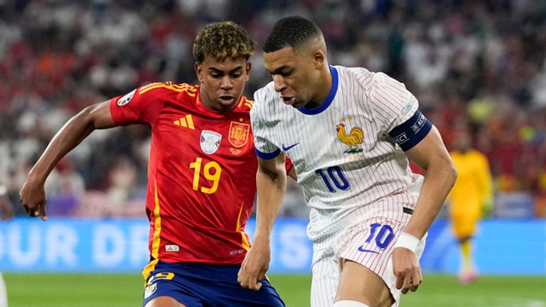 Sự kình địch của Mbappe và Yamal đã manh nha hình thành tại EURO 2024