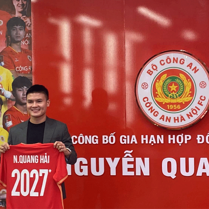 Quang Hải rạng rỡ trong ngày gia hạn hợp đồng với CAHN đến năm 2027