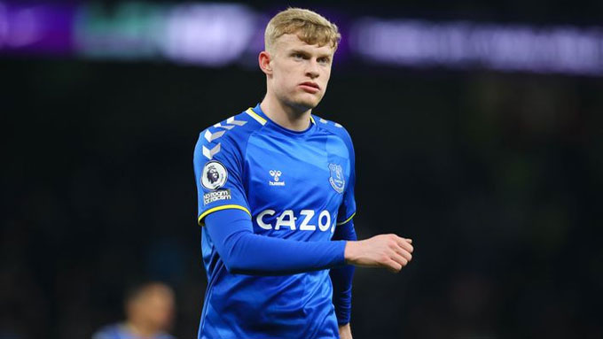 Everton hét giá Jarrad Branthwaite tới 70 triệu bảng