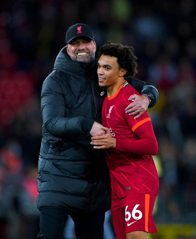 Alexander-Arnold được cựu HLV Klopp sử dụng nhiều trong vai trò tiền vệ trung tâm ở mùa trước