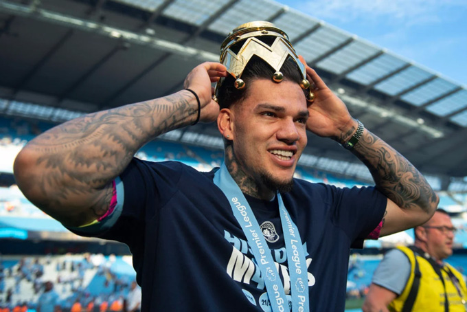 Ederson nhấp nhổm rời Man City nhưng chưa thể ra đi