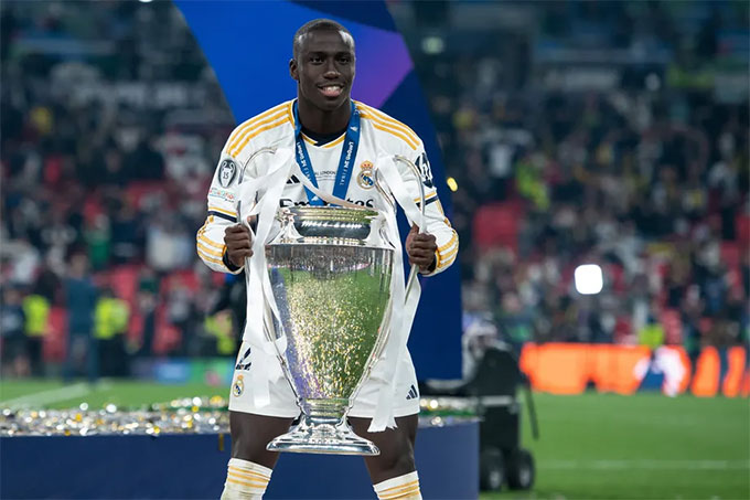 Real Madrid đang đàm phán nhanh chóng để gia hạn với Mendy