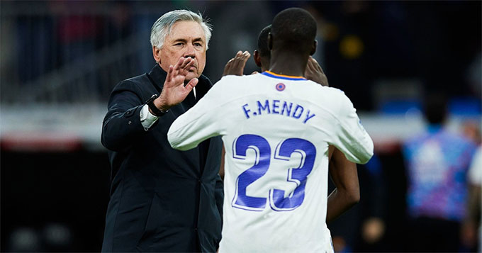 HLV Ancelotti rất mong Mendy ở lại CLB