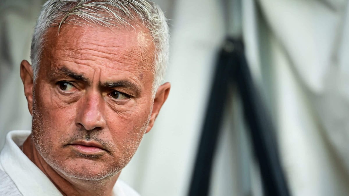 Ở tuổi 61, Mourinho vẫn sống chết cùng bóng đá 