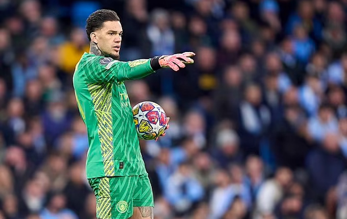 Ederson không còn muốn ở Man City