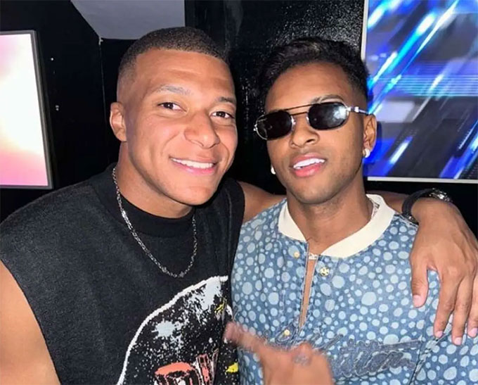 Bức ảnh Mbappe và Rodrygo từng gây bão mạng