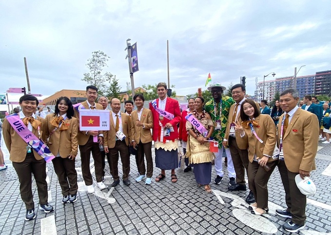 Đoàn thể thao Việt Nam trước giờ diễu hành. Ảnh: Hoàng Linh