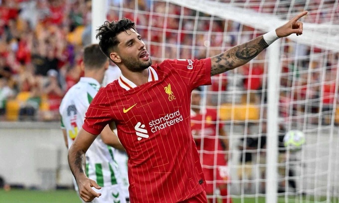 Cầu thủ Liverpool ăn mừng sau bàn thắng vào lưới của Betis