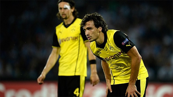 Hummels bị đồn không thèm nhìn mặt Subotic