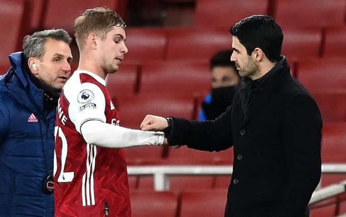 Smith Rowe bị đẩy sang Fulham khi không còn nằm trong kế hoạch của Arteta