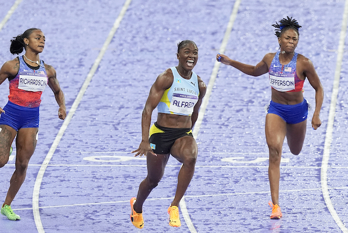 Julien Alfred đã trở thành "nữ hoàng tốc độ" mới tại Olympic 2024