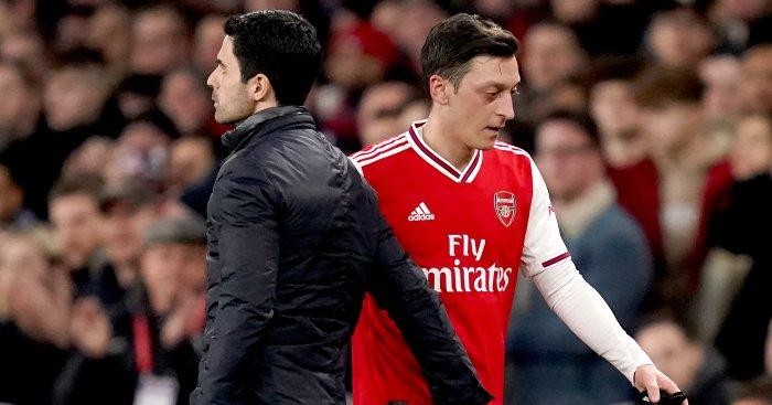 Mesut Ozil bị loại thẳng thừng do nhiều tuổi, lương cao, kém hiệu quả và thái độ "lồi lõm"