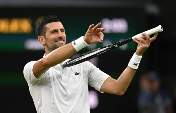 Djokovic và pha ăn mừng "kéo đàn violin" dành tặng con gái