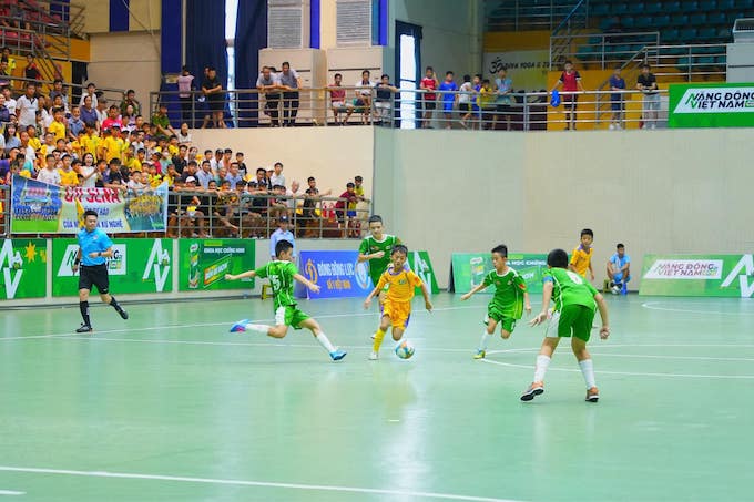 Trận chung kết giữa Bắc Ninh (áo xanh) và SLNA. Ảnh: CTV