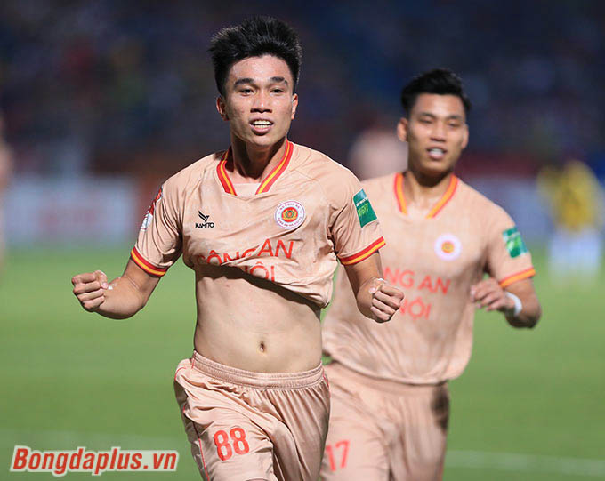 Lê Văn Đô từng chơi rất hay trong mùa giải CAHN vô địch V.League 2023 - Ảnh: Minh Tuấn 