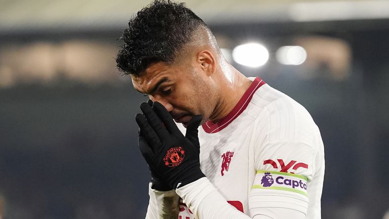 Premier League 2024/25 sắp khởi tranh nhưng MU vẫn chưa mua được ai thay thế Casemiro