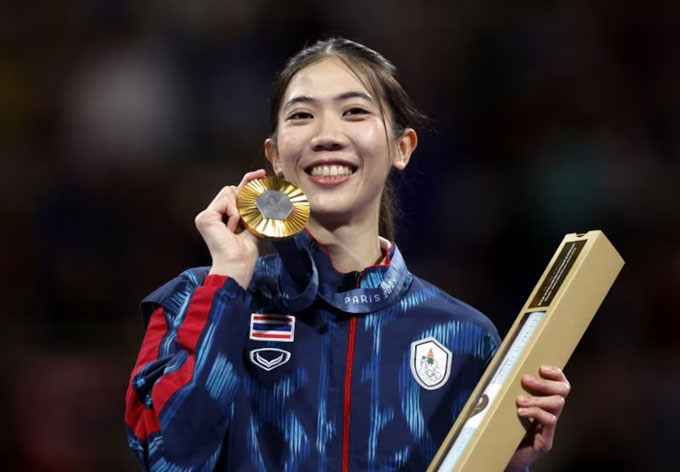 Panipak mang về tấm HCV đầu tiên cho đoàn Thái Lan tại Olympic 2024
