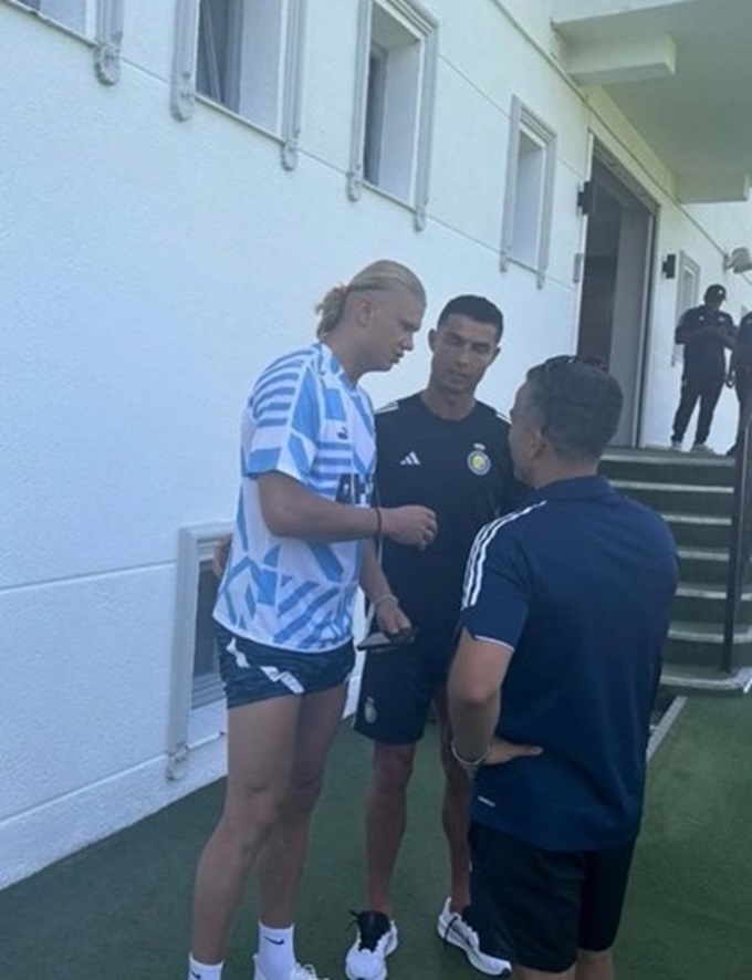 Haaland gặp gỡ Ronaldo tại trại huấn luyện của Al Nassr ở Marbella