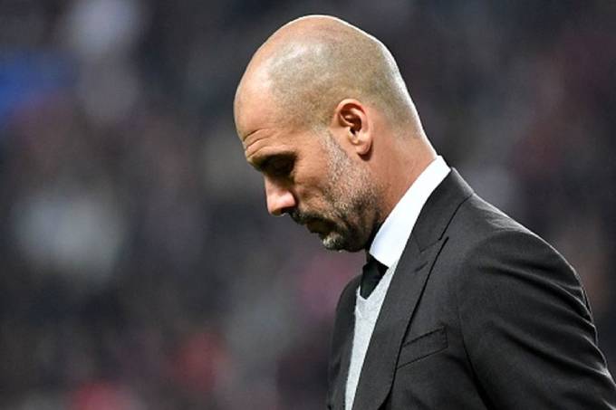 Guardiola nhận tin nhắn của Messi khi đang đau đầu sau thất bại trước Monaco