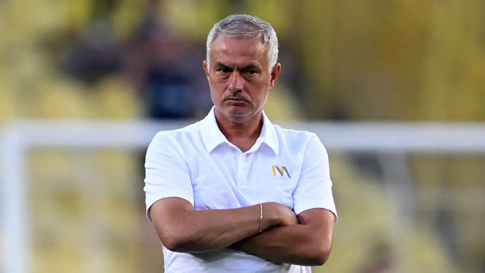 Mourinho kêu gọi Fenerbahce chơi 'phản bóng đá'