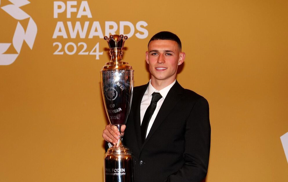 Phil Foden đã đoạt nốt danh hiệu “Cầu thủ xuất sắc nhất năm” của Hiệp hội cầu thủ chuyên nghiệp Vương quốc Anh