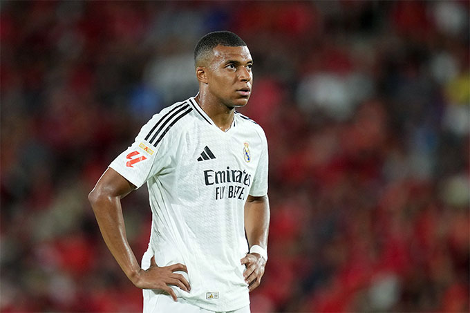 Mbappe đã chính thức khoác áo Real từ tháng 7/2024