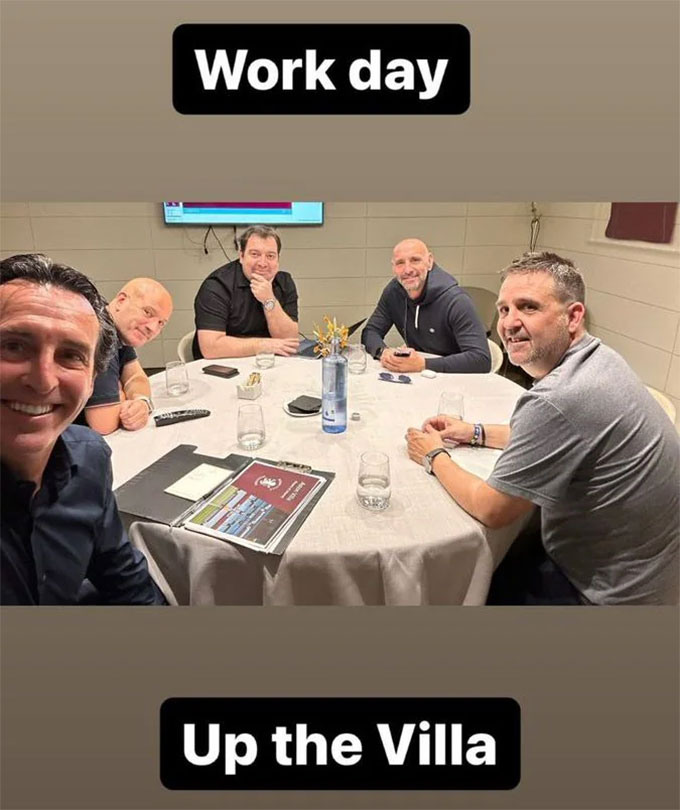 "Super desk" nổi tiếng của Aston Villa