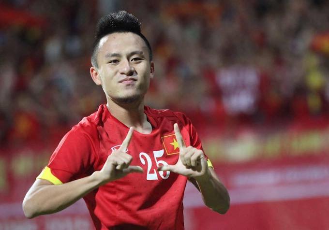 Niềm vui của Huy Toàn khi ghi bàn trong màu áo tuyển Việt Nam. Ảnh: Đức Cường 