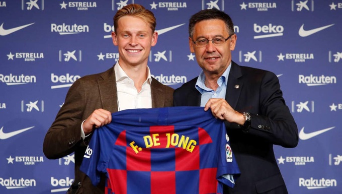 Bartomeu biến Frenkie de Jong thành cầu thủ nhận lương cao nhất ở Barca hiện giờ