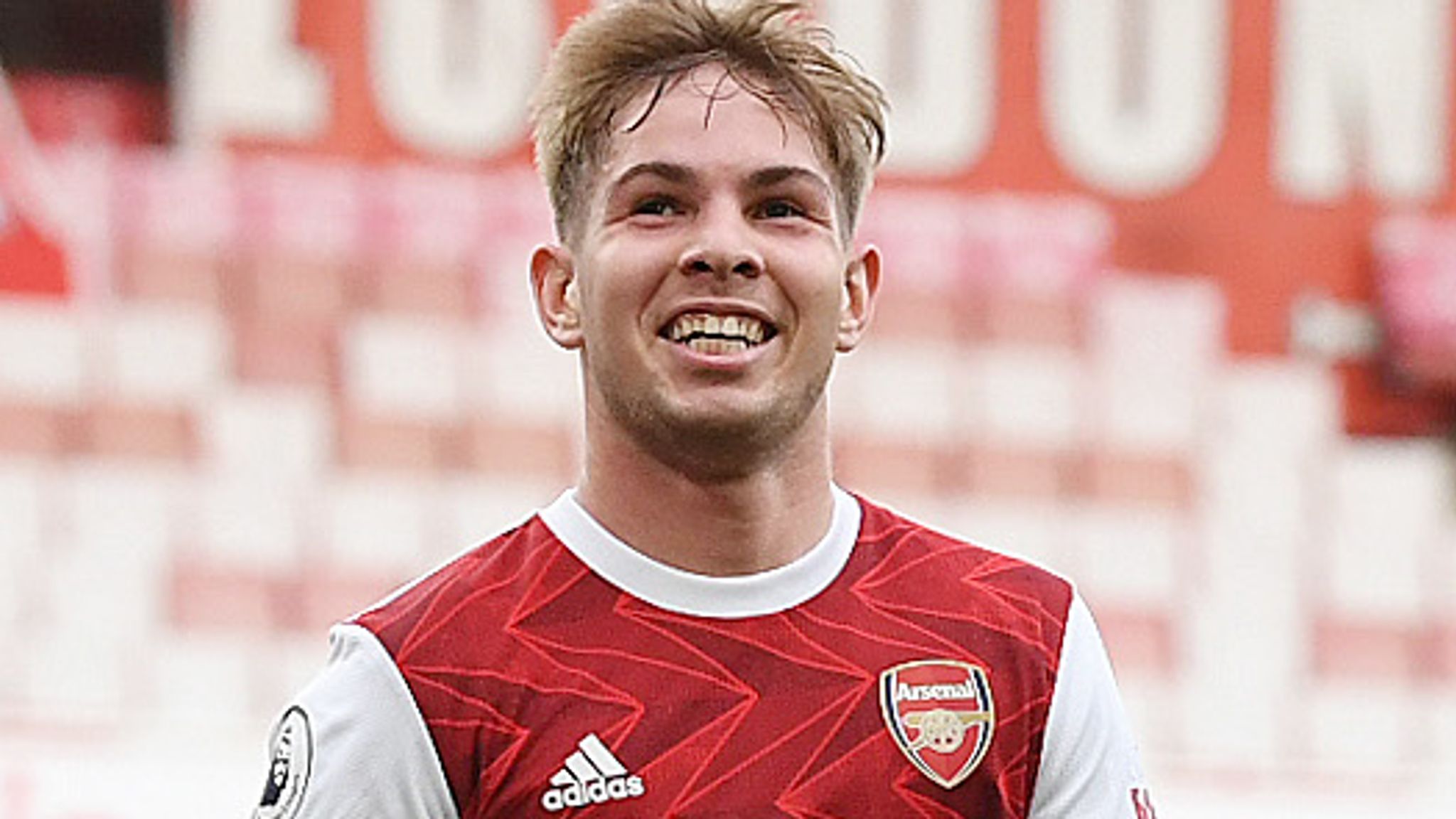 Emile Smith Rowe cũng đã gia nhập Fulham với giá 34 triệu bảng