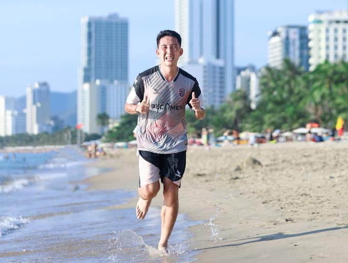 Con đường đến với bong đá chuyên nghiệp của Xuân Tú khá lạ lùng. Ảnh: FBNV