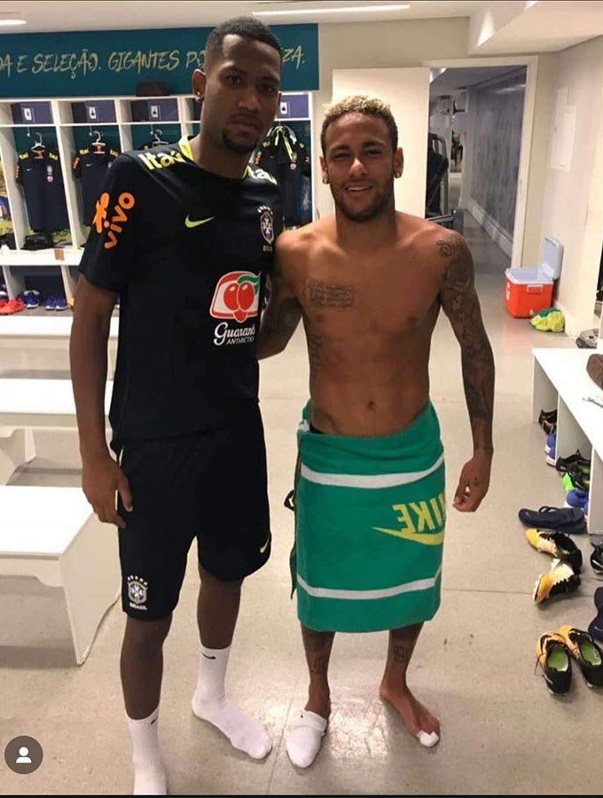 Helerson từng có dịp chung màu áo với Neymar ở đội dự tuyển Olympic Brazil 