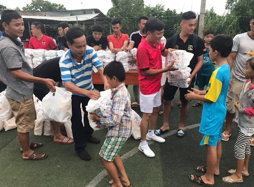 "Nghĩa tình quê hương" đã trở thành một ngày hội đến trường của các em học sinh