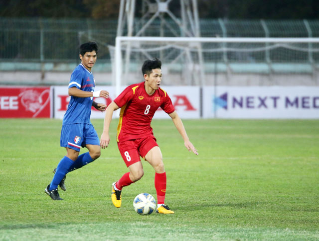 Hai Long thuận cả hai chân 