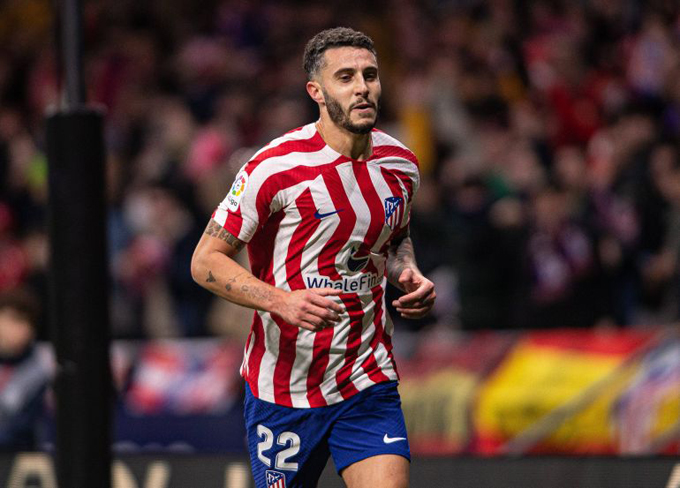 Mario Hermoso: Anh từng giành chức vô địch La Liga cùng Atlético Madrid= vào năm 2020 và đá chính thường xuyên trong 5 mùa giải ở thủ đô Tây Ban Nha. Nhưng hiện tại, Hermoso đang tự do. Có rất ít trung vệ thuận chân trái có thành tích và chất lượng của cầu thủ 29 tuổi này trên thị trường. MU từng muốn chiêu mộ anh nhưng hiện giờ, CLB này có vẻ đã có đủ nhân sự.