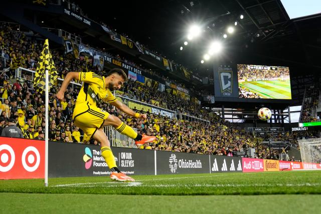 Những quả đá phạt góc là vũ khí nguy hiểm của Columbus Crew