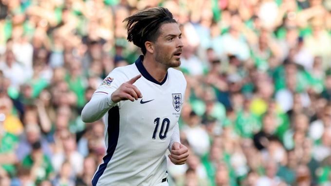 Grealish chơi rất hay khi được đá số 10