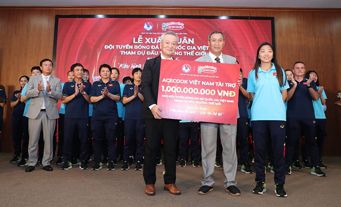 Trao 1 tỷ tại lễ xuất quân Women Fifa world Cup 2023